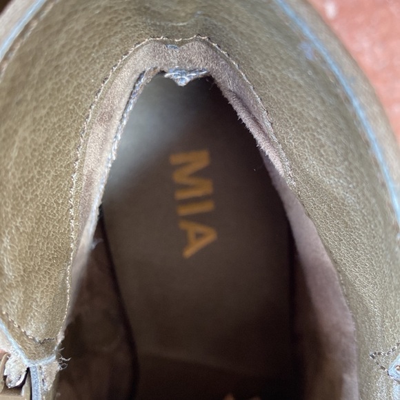 MIA Melrose western style embroidered booties, size 6 - Picture 7 of 8